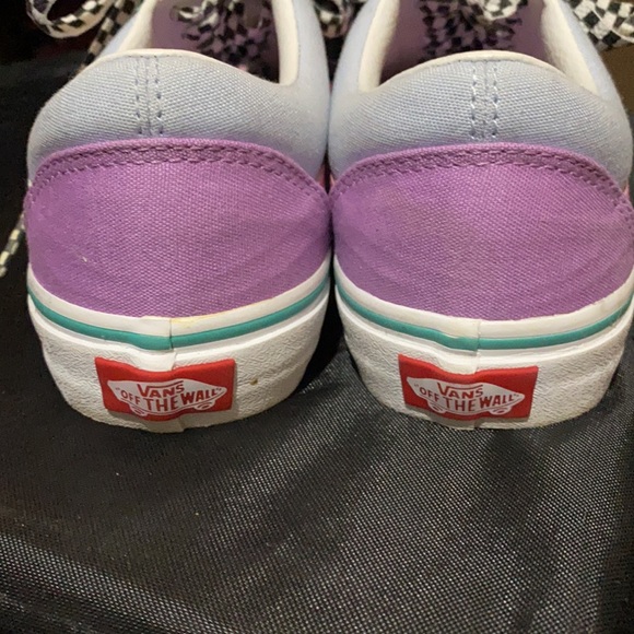 Vans - Picture 2 of 4